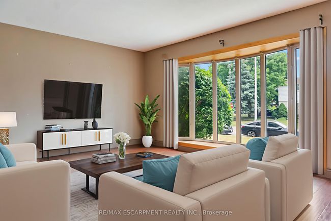 1 Dunbarton Cres, House other with 4 bedrooms, 3 bathrooms and 4 parking in Brampton ON | Image 5
