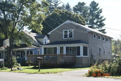 604 Oneida Lake Ave, Canastota, NY, 13032-3252 | Card Image