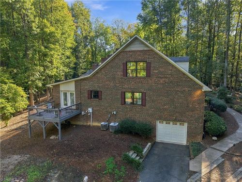 1320 Pennrose Dr, Reidsville, NC, 27320-5553 | Card Image