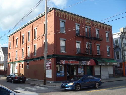2-745 Cranston St, Providence, RI, 02907-3061 | Card Image