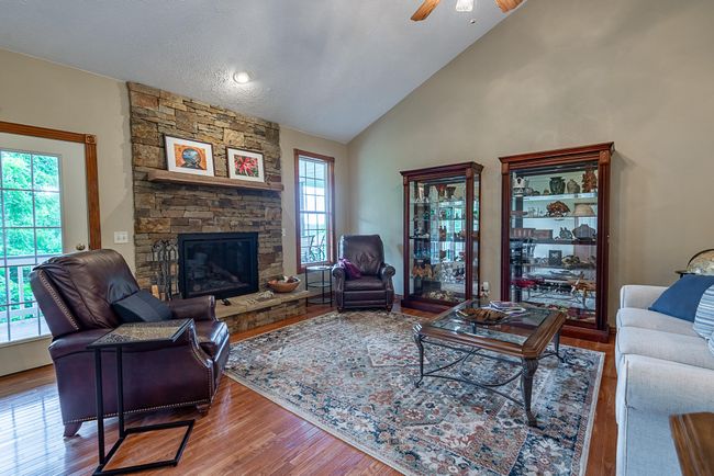 Living Room | Image 8