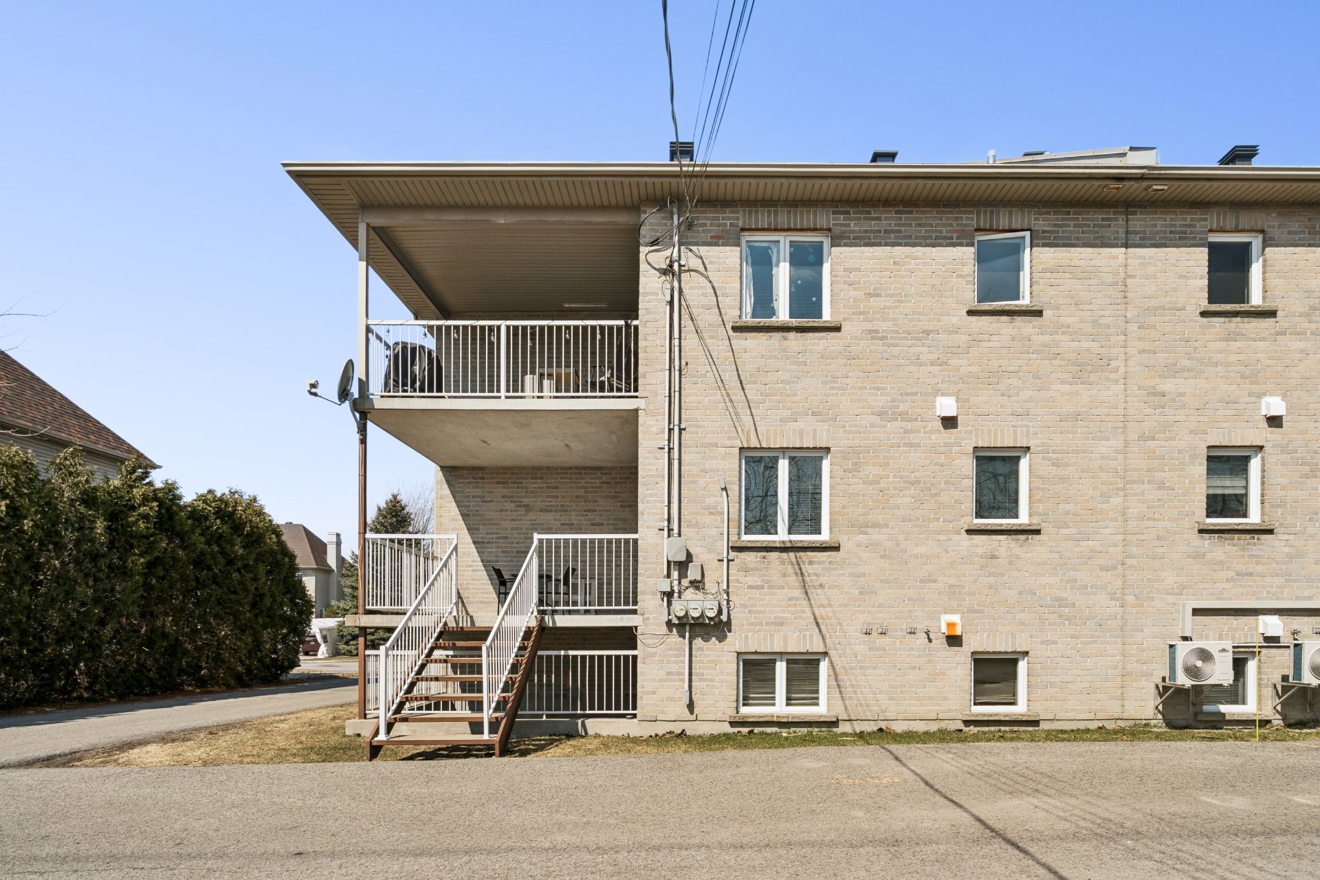 Residential Income in Repentigny (Repentigny) 2