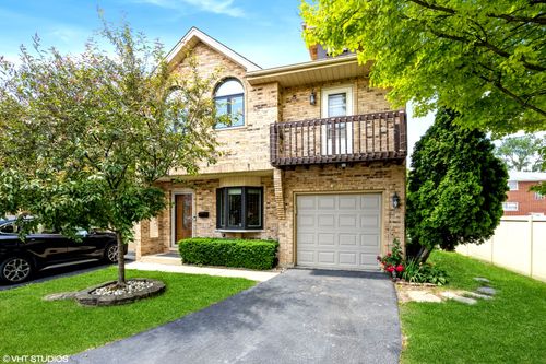 4518 Village Square Ln, Brookfield, IL, 60513-2442 | Card Image
