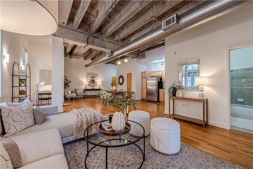 1801 Liberty Ln, Roswell, GA, 30075-7904 | Card Image