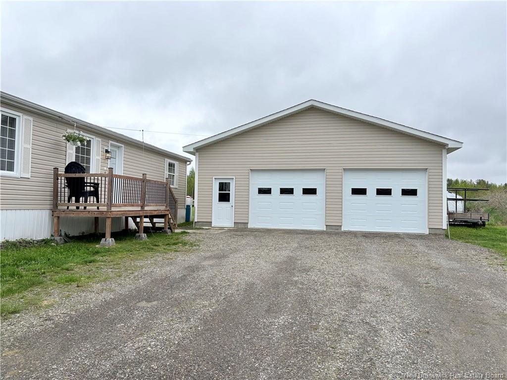 Residential in Saint-Léonard 5