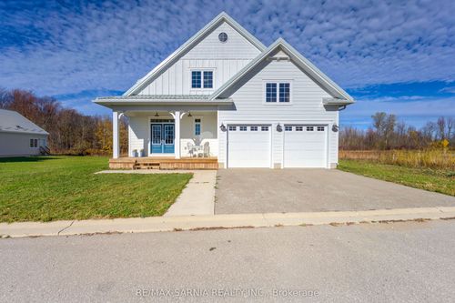 {{alt}} | Card Image