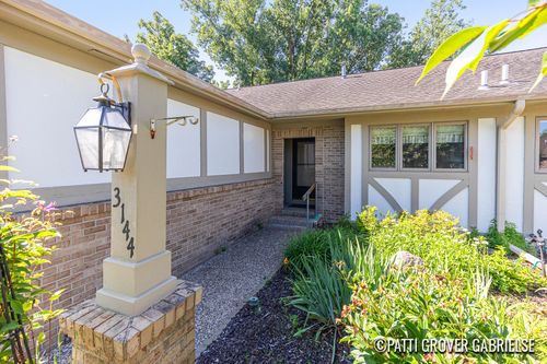3144 Maple Villa Dr Se, Grand Rapids, MI, 49508-1558 | Card Image