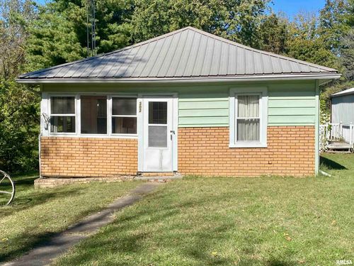 302 E Franklin Ave, Orient, IL, 62874-4224 | Card Image