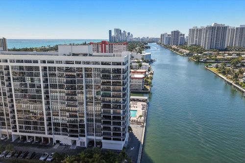 ph1-2017 S Ocean Dr, Hallandale Beach, FL, 33009-6627 | Card Image