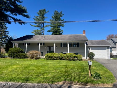 25 Pine St, Delmar, NY, 12054-3413 | Card Image