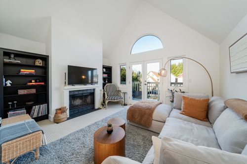 141 W 13th Ave, Vancouver, BC, V5Y1V8 | Card Image