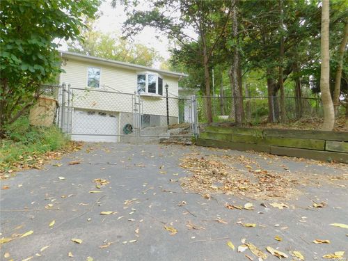 164 Maple Rd, Wading River, NY, 11792-1249 | Card Image