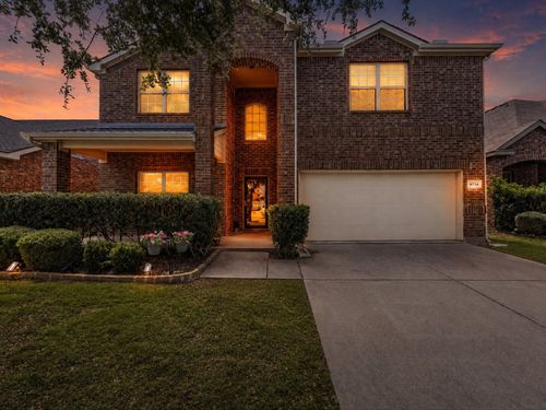 8716 Sierra Trl, Cross Roads, TX, 76227-2286 | Card Image