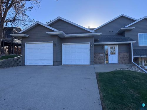 4704 S Acorn Ave Avenue, Sioux Falls, SD, 57105 | Card Image