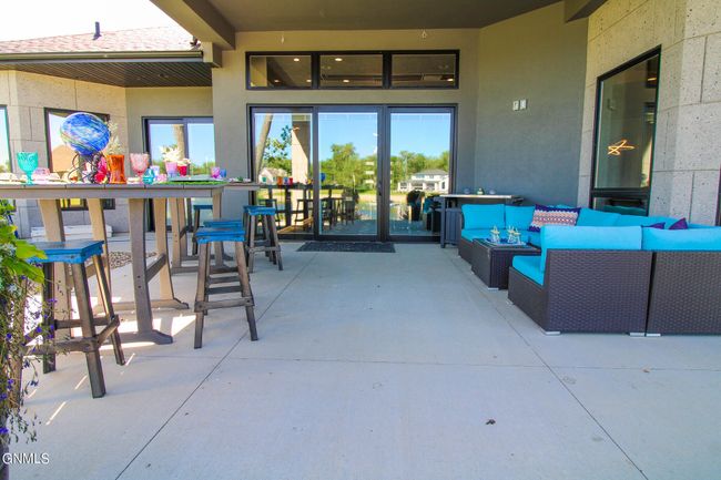 Large Covered Patio off of Living Room | Image 92