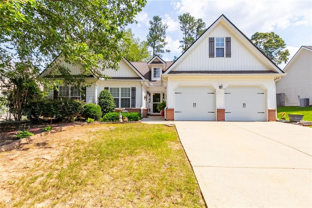 Radcliff Dr, Lawrenceville, GA 30043