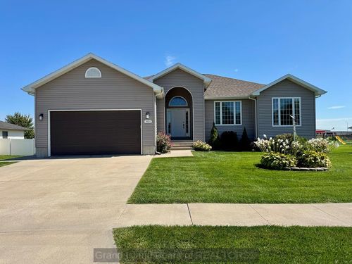1401 8th Ave, Central City, NE, 68826-1558 | Card Image