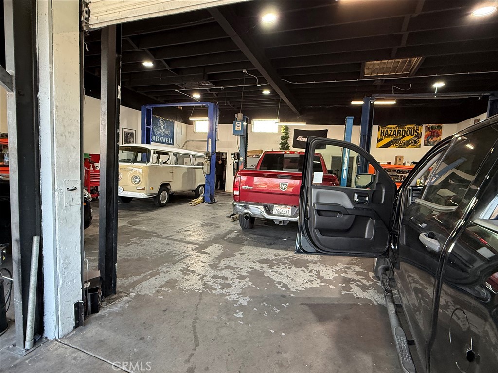 Commercial Sale in Altadena 3