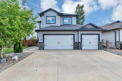48 Chinook Street, Blackfalds, AB, T4M0B9 | Card Image