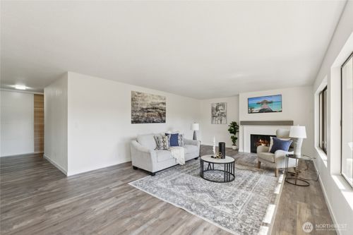 apt-203-18210 15th Ave Ne, Shoreline, WA, 98155-3826 | Card Image