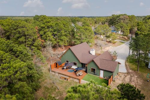 122 Mokolii Ct, Bastrop, TX, 78602-5302 | Card Image