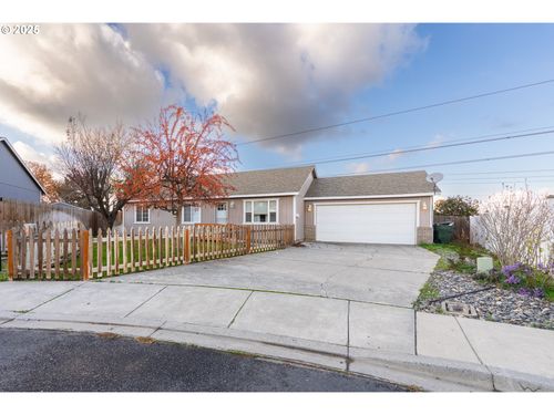 245 Chukar Cir, Umatilla, OR, 97882-6182 | Card Image