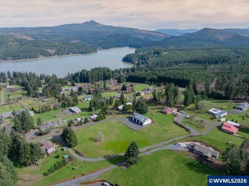 27579 Riggs Hill Rd, Sweet Home, OR, 97386-9714 | Card Image
