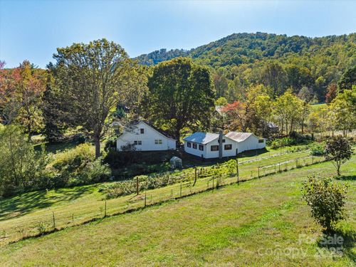 260 Bee Ridge Rd, Asheville, NC, 28803-9522 | Card Image