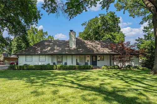 3818 W 52nd Ter, Roeland Park, KS, 66205-1461 | Card Image
