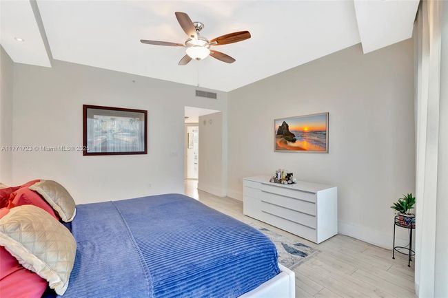 APT-1007 - 333 Las Olas Way, Condo with 2 bedrooms, 3 bathrooms and null parking in Fort Lauderdale FL | Image 27