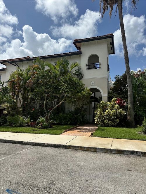 2987-2987 Nw 36th Way, Lauderdale Lakes, FL, 33311-8353 | Card Image