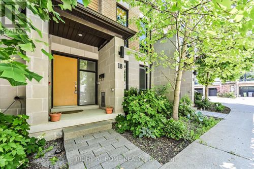 18 Kenneth Wood Crescent, Toronto (Newtonbrook East), ON, M2N0K3 | Card Image