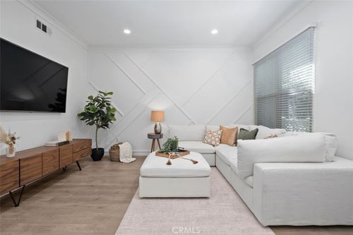 102 Capricorn, Irvine, CA, 92618-1187 | Card Image