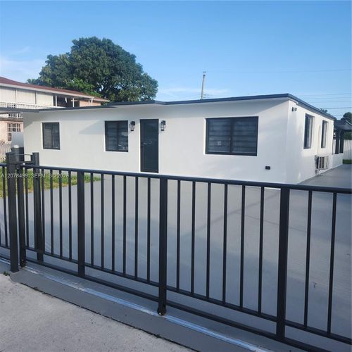 730 E 17th St, Hialeah, FL, 33010-3243 | Card Image