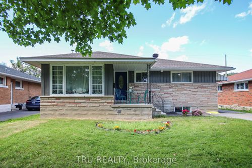 a-759 Adams Ave, Ottawa, ON, K1G2Y1 | Card Image