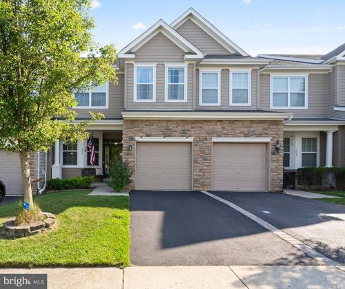 206 Hawthorne Ln, Barnegat, NJ, 08005-5642 | Card Image