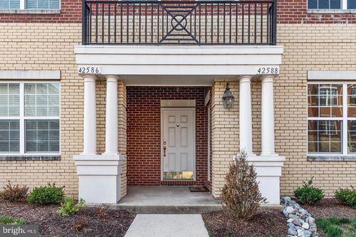 42588 Hollyhock Ter, BRAMBLETON, VA, 20148-4839 | Card Image