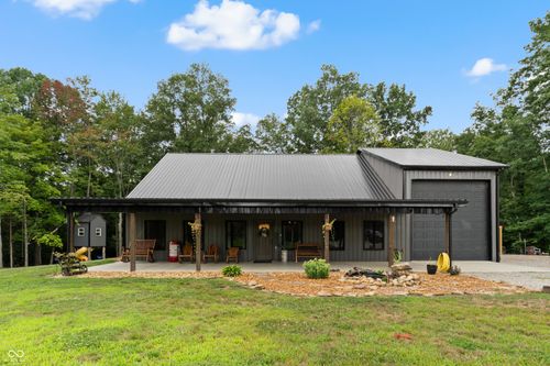 8513 E Green Acres Rd, Columbus, IN, 47201-9442 | Card Image