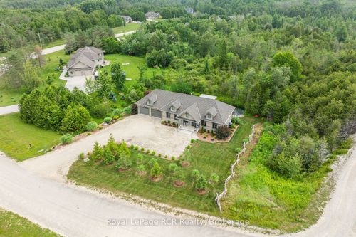 112 Scott'S Hill Rd, Hanover, ON, N4N3B8 | Card Image