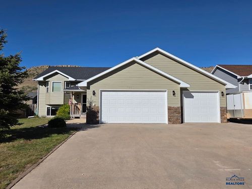 7912 Steamboat Rd, Summerset, SD, 57769-3205 | Card Image