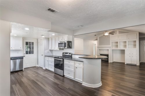 12757 Lake Conroe Hills Dr, Willis, TX, 77318-5278 | Card Image