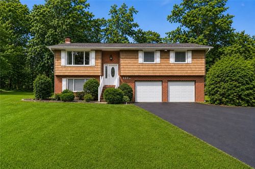 135 Carol Dr, Saxonburg, PA, 16056-9556 | Card Image