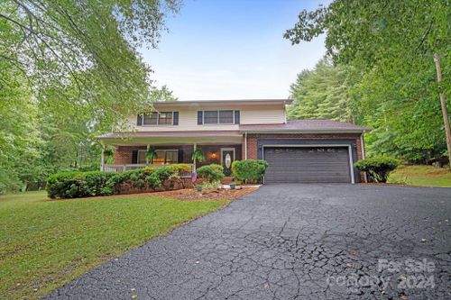 108 La Bellevue St, Morganton, NC, 28655-8255 | Card Image
