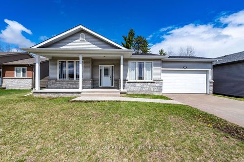 541 Gardner Cres, Petawawa, ON, K8H0C4 | Card Image