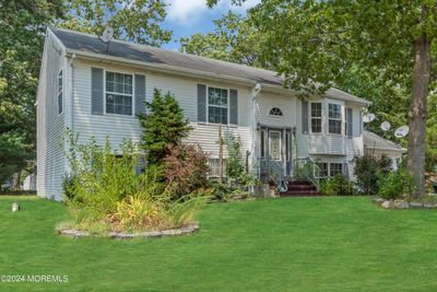 184 Neptune Drive, House other with 6 bedrooms, 4 bathrooms and null parking in Manahawkin NJ | Image 1