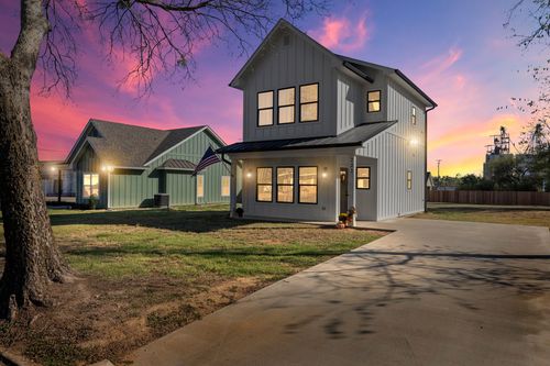 222 E Middle St, Sulphur Springs, TX, 75482-2250 | Card Image