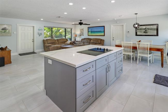 2141 Ne 49 Th St, House other with 3 bedrooms, 2 bathrooms and null parking in Lighthouse Point FL | Image 14