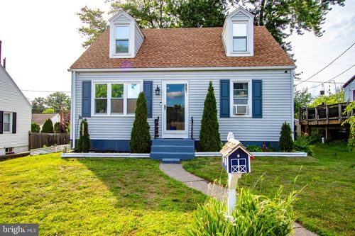 667 Beechwood Ave, POTTSTOWN, PA, 19464-4303 | Card Image