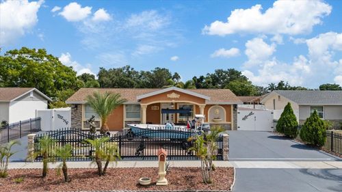 8318 Drycreek Dr, Tampa, FL, 33615-1229 | Card Image