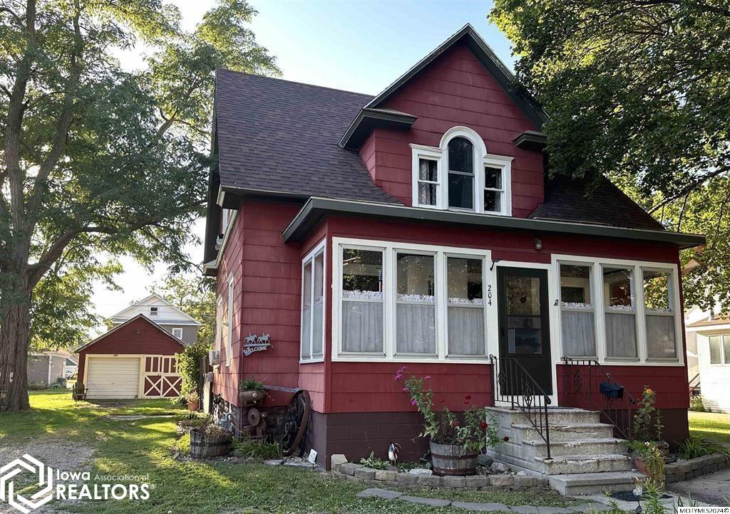 10th St, Northwood, IA 50459
